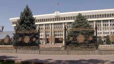 Избранный четыре дня назад спикер парламента Киргизии подал в отставку