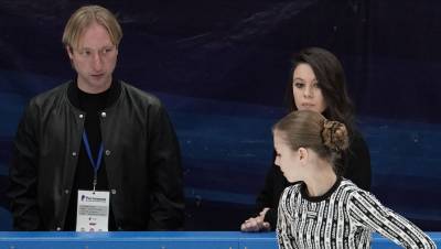 Трусова с ошибкой исполнила короткую программу на этапе Кубка в Москве