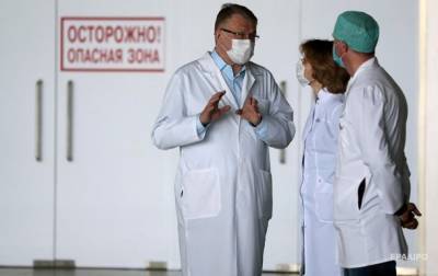 В Луганске врачи массово болеют вирусными пневмониями