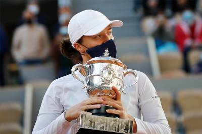 «Ролан Гаррос» впервые выиграла теннисистка из Польши