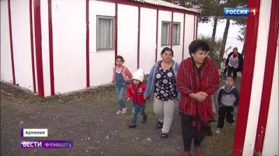 Карабах покинула половина населения