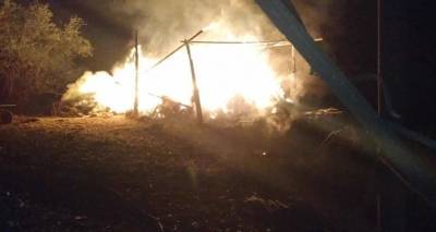 Дом частично поврежден, хлев полностью сгорел – видео последствий ударов по Степанакерту