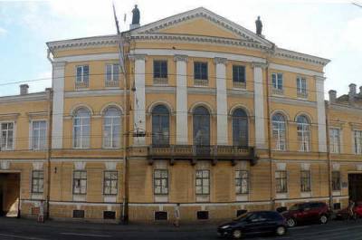Когда в Петербурге открылась Российская академия