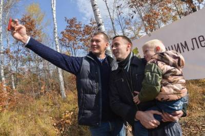 Михаил Дегтярев присоединился к акции «Сохраним лес» в Хабаровске