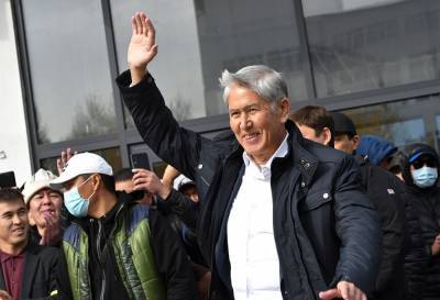 Алмазбек Атамбаев - Курсан Асанов - Спецназ задержал бывшего президента Киргизии. В Бишкеке запретили митинги и ввели комендантский час, по городу ездят танки и БТР - newzfeed.ru - Киргизия - Бишкек - с. Кой-Таш