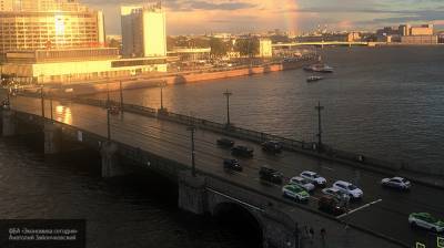 Мотоциклист погиб в попытке перепрыгнуть разведенный мост в Петербурге