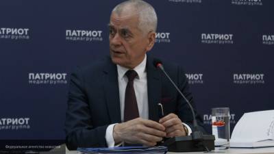 Онищенко призвал сохранять ограничения по коронавирусу на адекватном уровне