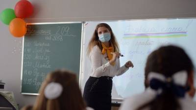 Путин оценил идею о полном переводе школ на удаленку — видео