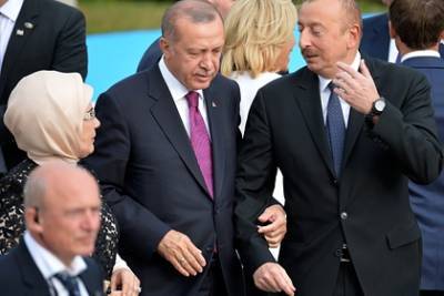 Алиев заявил о предотвращении Турцией вмешательства третьих стран в Карабах