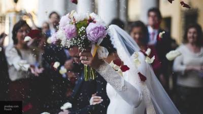 Пользователи Сети выяснили, сколько денег нужно дарить на свадьбу
