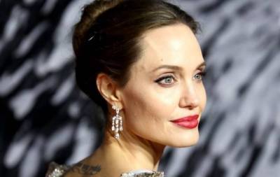 Анджелина Джоли сыграет заботливую бывшую жену в фильме "Каждая сыгранная нота"