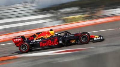 В команде «Формулы-1» Red Bull рассказали, когда определятся новым поставщиком моторов
