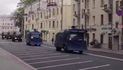 В Беларуси снова митинг, а в центре военная техника и пулеметы