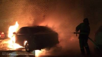 Момент поджога машины московского бизнесмена попал на видео