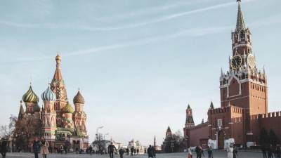 В Кремле допускают введение новых ограничений из-за роста заболеваемости COVID-19