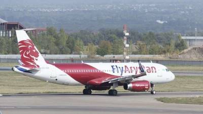 Летевший в Костанай самолёт вернулся в Алматы из-за сообщения о неисправности
