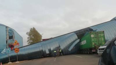 В Ленинградской области произошло обрушение надземного перехода