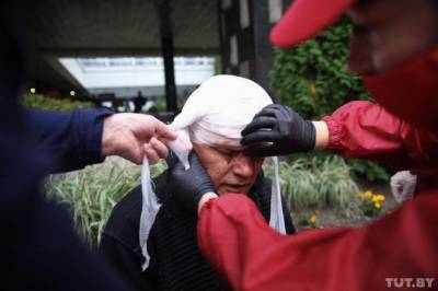 В Беларуси во время протестов силовики применили водометы и светошумовые гранаты, более 250 человек задержано
