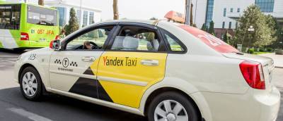 Яндекс.Такси отказалось увольнять водителя, предложившего клиентке ублажить его