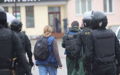Количество задержанных сегодня в Беларуси превысило 400