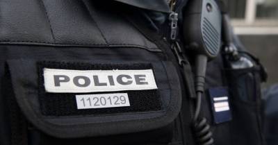 ВИДЕО: 40 неизвестных атаковали полицейский участок под Парижем с помощью пиротехники