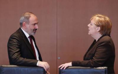 Пашинян и Меркель обсудили ситуацию в Нагорном Карабахе