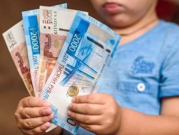 Правительство РФ выделило дополнительные деньги на детские выплаты