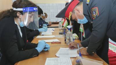 В Таджикистане подсчитывают голоса избирателей