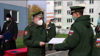 Более 300 военнослужащих в Челябинске получили ключи от новых квартир