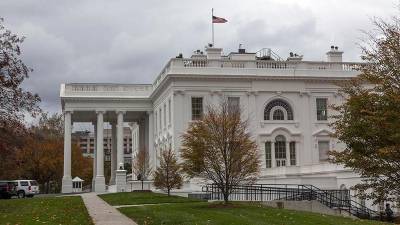 Белый дом готовит меры по поддержке экономики США на $1,8 триллиона