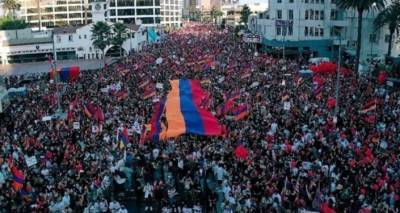 "Армяне Лос-Анджелеса рядом с Арцахом" - Пашинян опубликовал фото с масштабных митингов