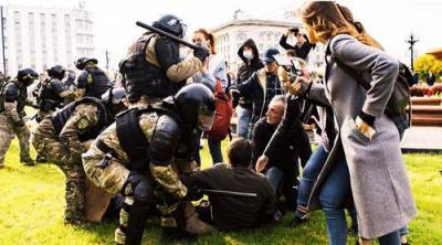 Насилие впервые за три месяца. 10 октября ОМОН впервые применил силу против демонстрантов в Хабаровске