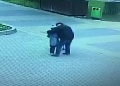 Поцеловал в губы: пьяный мужчина под Калининградом у школы пристал к маленькой девочке