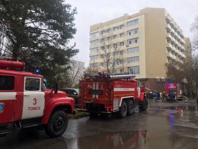 Из-за возгорания в томском НИИ онкологии пожарные эвакуировали 24 человека