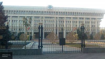 Здание киргизского парламента возвращено под контроль властей