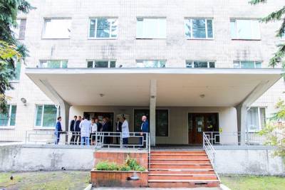 Смольный выкупит здания для больницы у «ЛОМО» за 104 миллиона