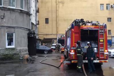 Бизнес-центр горел рядом с метро «Петроградская»