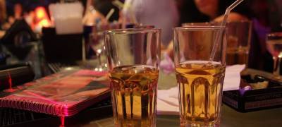Ресторанам и барам могут запретить торговать алкоголем по ночам, если Москва услышит Карелию