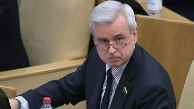 ЕР рассмотрит вопрос снятия Лысакова с поста в комитете Госдумы