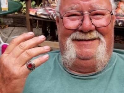 Американке посчастливилось найти кольцо, которое ее супруг потерял 53 года назад