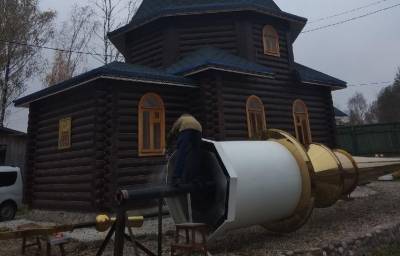 На храме в Тверской области заменили 300-летние купола