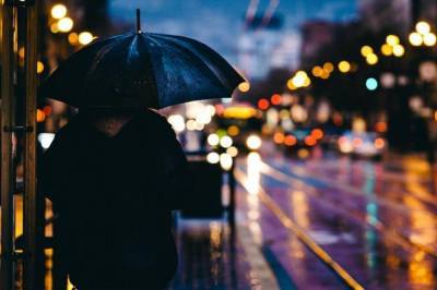 Сильные порывы ветра и дожди: ГСЧС предупреждает украинцев о резком ухудшении погоды во вторник