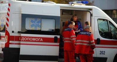 Под Харьковом полуторагодовалый ребенок выпал из окна: мать оставила малыша одного в комнате
