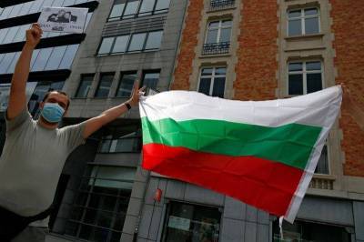 Россия объявила двоих сотрудников посольства Болгарии persona non grata