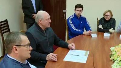 Мезальянс Лукашенко и оппозиции во время встречи в СИЗО КГБ, сильно бросался в глаза, но это его не смущало
