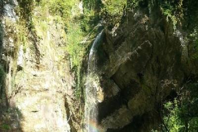 На Кубани у водопада Глубокий Яр спасли травмированную женщину