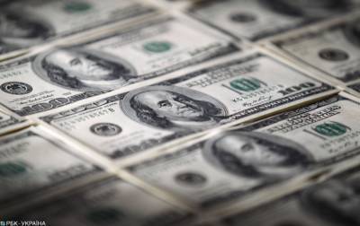 НБУ поднял курс доллара после четырехдневного падения