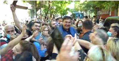 В Греции неизвестный напал на Саакашвили (ВИДЕО)