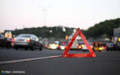 В Запорожье в ДТП погиб водитель, четверо человек пострадали