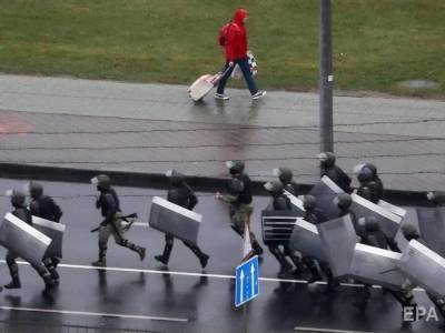 "Протесты стали организованными и крайне радикальными". В МВД Беларуси заявили, что готовы применять боевое оружие при разгоне митингов